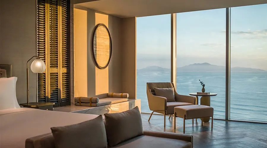 Hình ảnh phòng nghỉ cao cấp tại Hoiana Resort & Golf, đại diện cho chất lượng dịch vụ tương xứng với giá phòng Hoiana hiện nay.