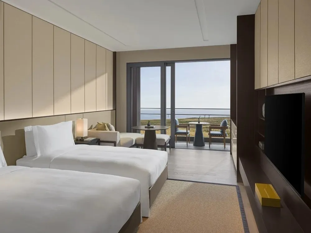 Hình ảnh phòng nghỉ cao cấp tại Hoiana Resort & Golf, đại diện cho chất lượng dịch vụ tương xứng với giá phòng Hoiana hiện nay.