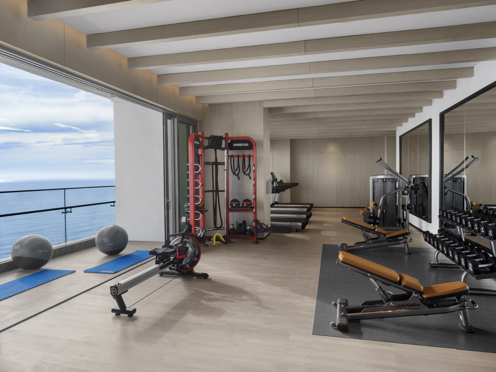 Hoiana Hotel & Suites