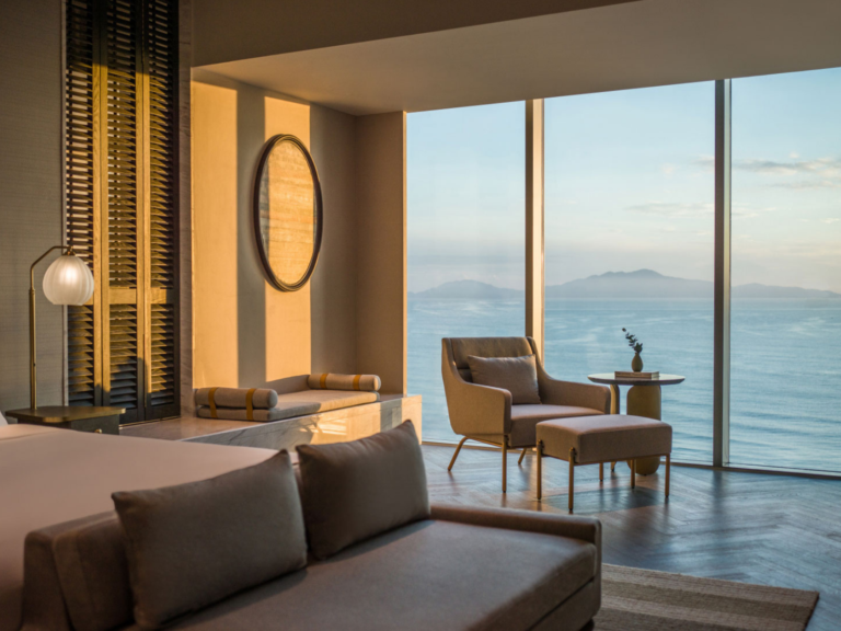 HOIANA <br>HOTEL & SUITES