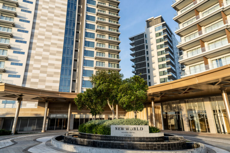 NEW WORLD<br>HOIANA HOTEL
