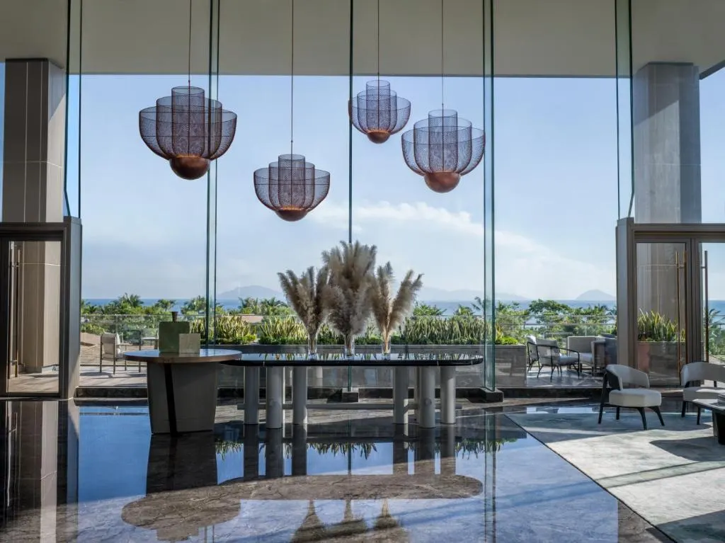 호이안 5성급 리조트 – 고급스러운 해변 전망과 세계적인 수준의 서비스로 완벽한 휴식을 제공하는 베트남 호이안 최고의 럭셔리 리조트.