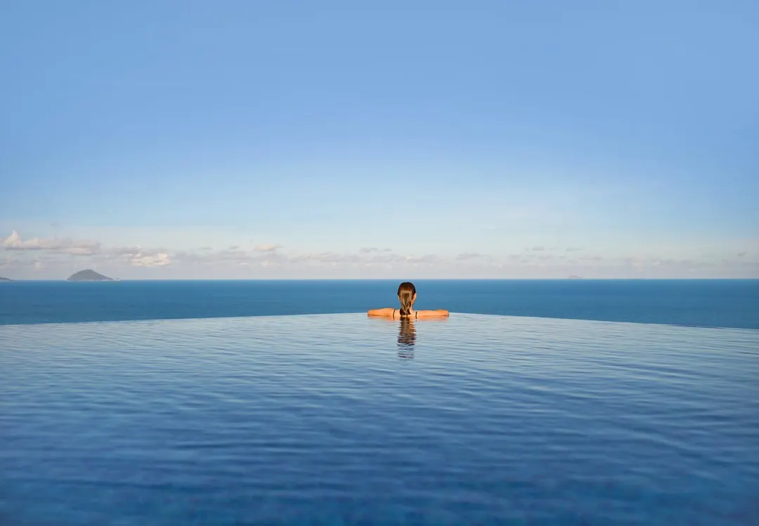 resort with infinity pool in hoi an